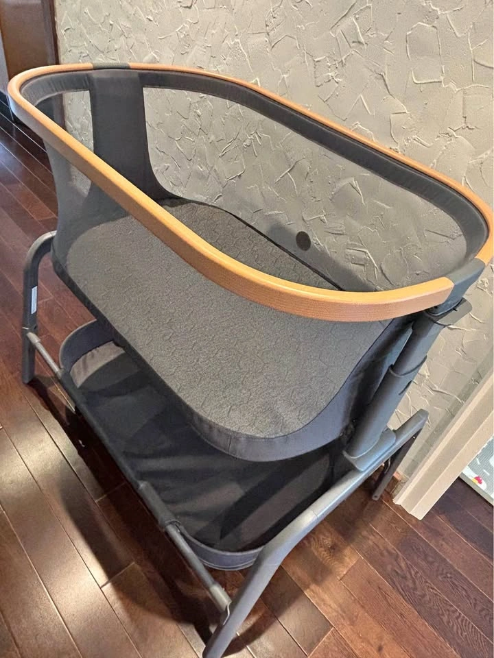 Maxi Cosi Iora Bedside Bassinet, Graphite