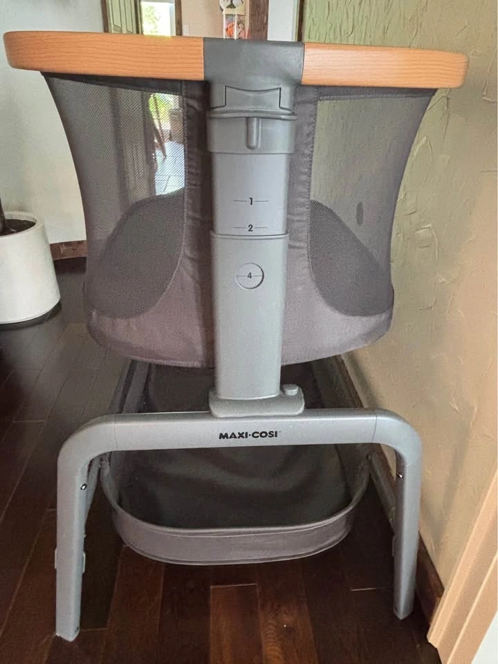 Maxi Cosi Iora Bedside Bassinet, Graphite - photo 4
