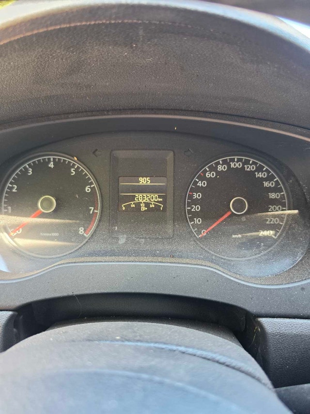 2013 volkswagen jetta 2.0L manual - photo 5