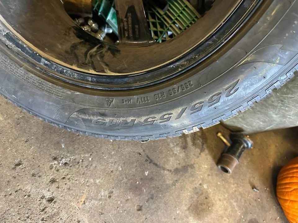 Jaguar 19 inch rims and Pirelli Scorpion Winter Tires - photo 5