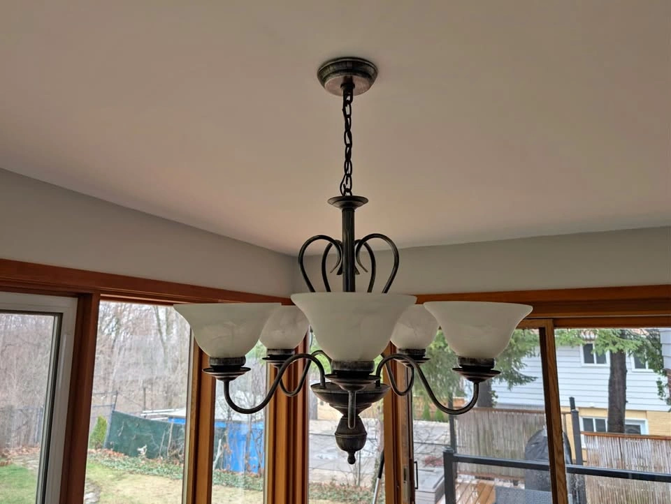 5-Light Bronze Chandelier – Dining Room / Kitchen