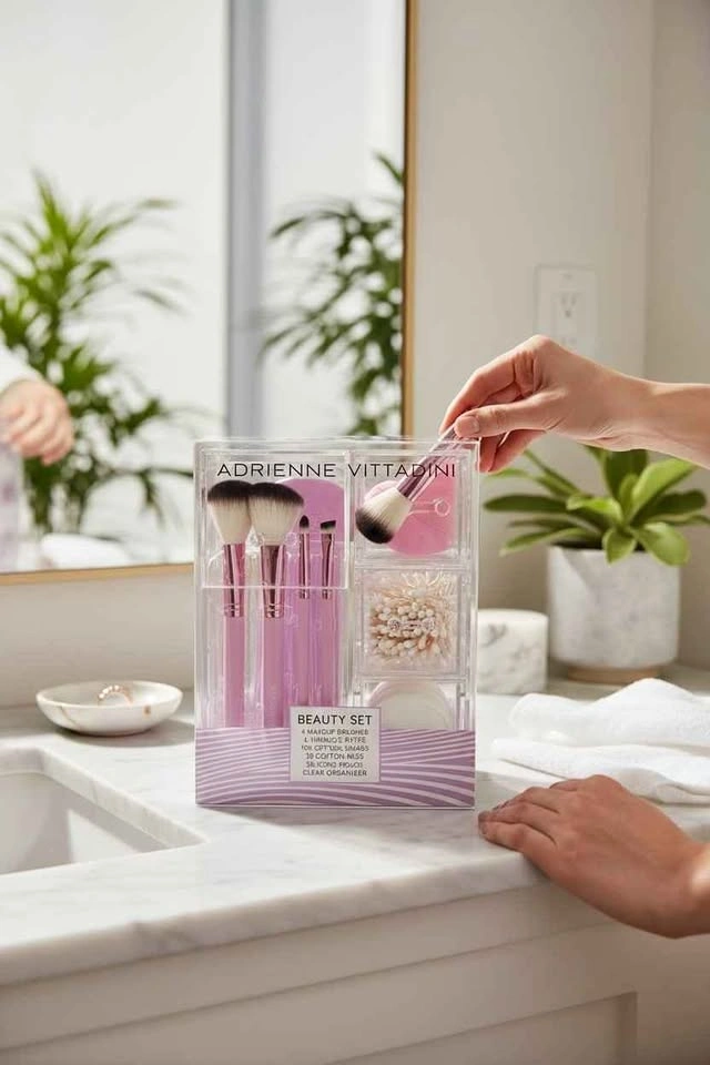 Adrienne Vittadini Pink Beauty Set – Makeup Brushes, Triangle Pu