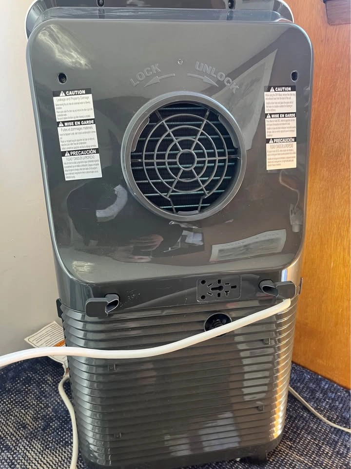 Insignia 10,000 BTU Portable AC – Complete Set - photo 2