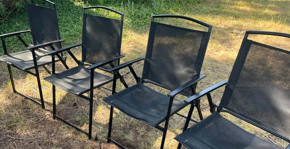 4 Folding Patio Chairs - photo 2