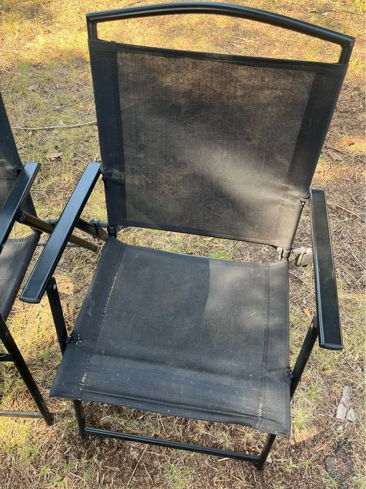 4 Folding Patio Chairs - photo 3