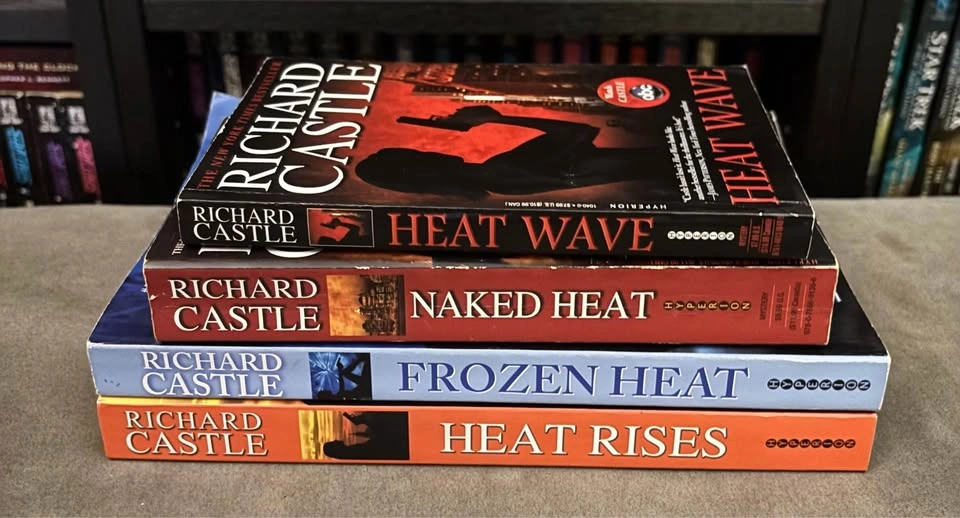 4 Richard Castle / Nikki Heat novels - photo 2