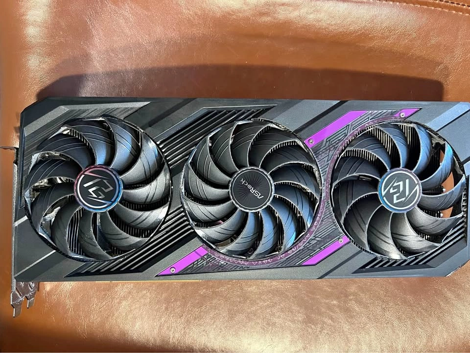 AMD RADEON™ RX 7800 XT - ASROCK PHANTOM GAMING OC