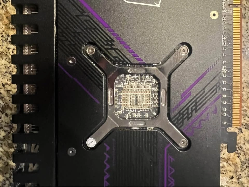 AMD RADEON™ RX 7800 XT - ASROCK PHANTOM GAMING OC - photo 2