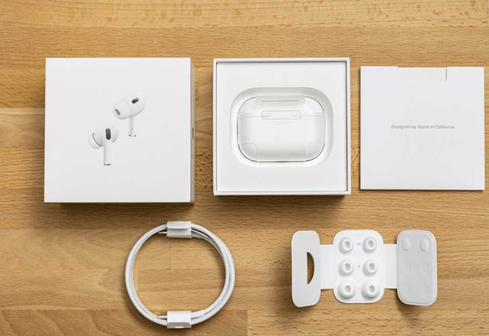 Apple AirPods Pro 2 - photo 2