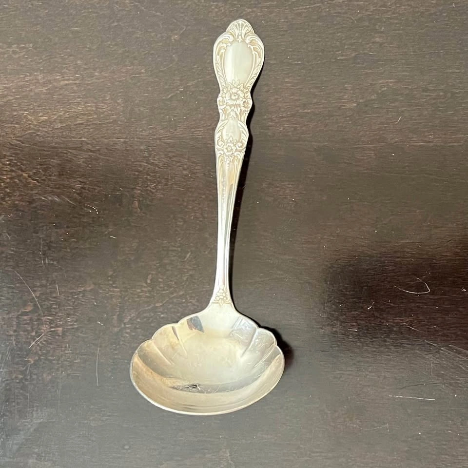 Vintage 1847 ROGERS BROS. Heritage Silver-plate Gravy Ladle - photo 2