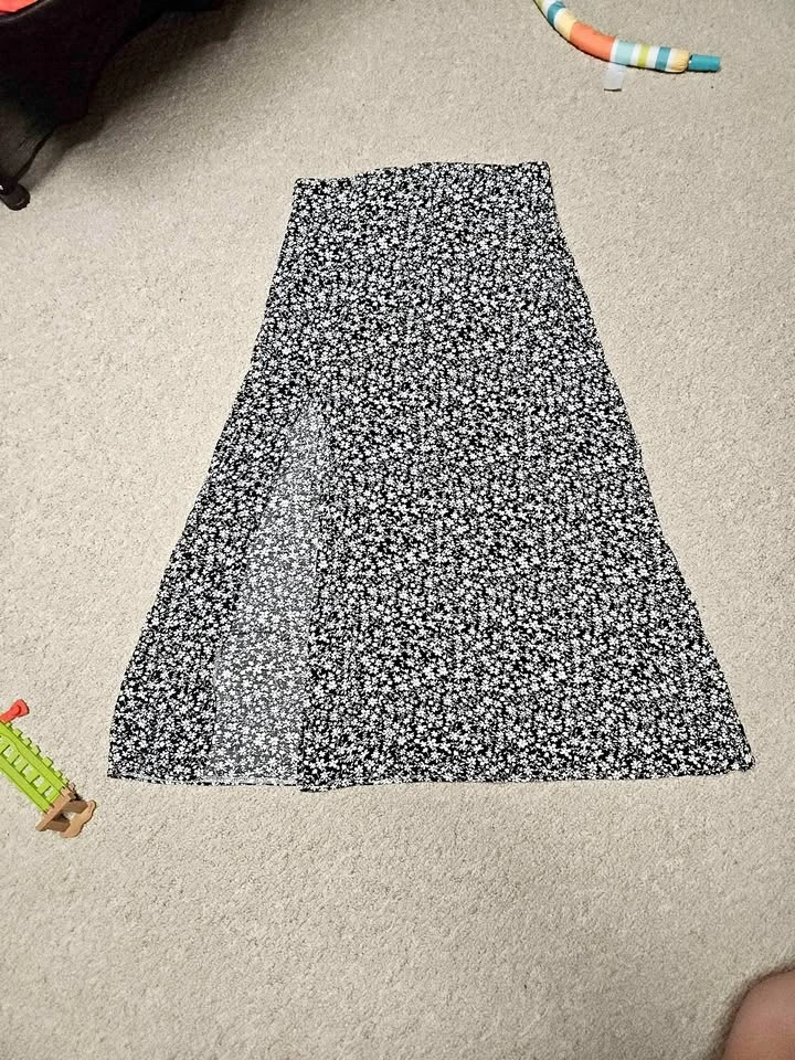 Womens skirts - Size 8/10