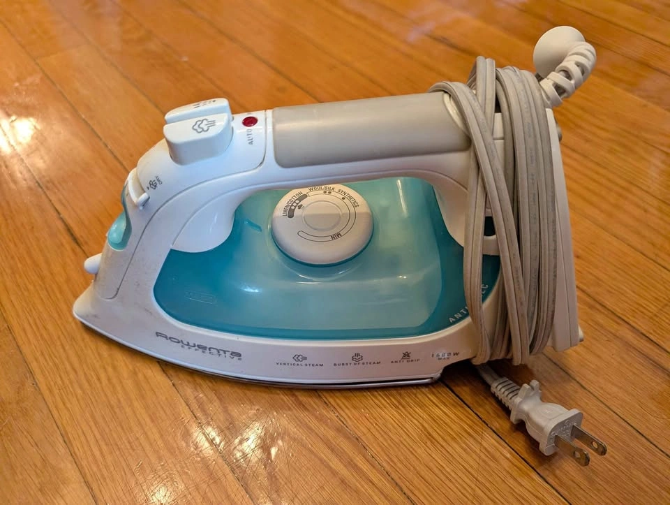 Cloths Iron