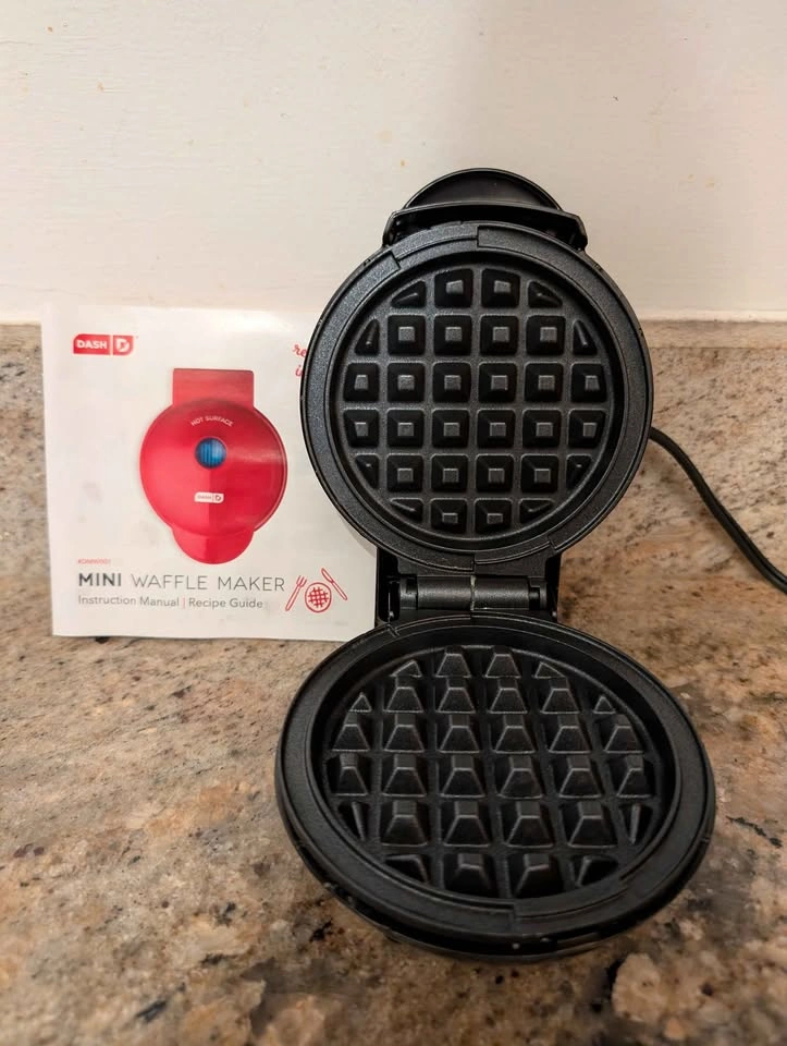 Mini Waffle Maker - photo 2