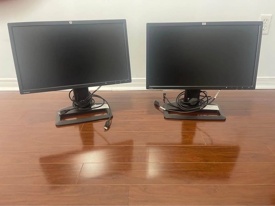 HP ZR2240w Monitor x 2 $25 each or $45 both - photo 2