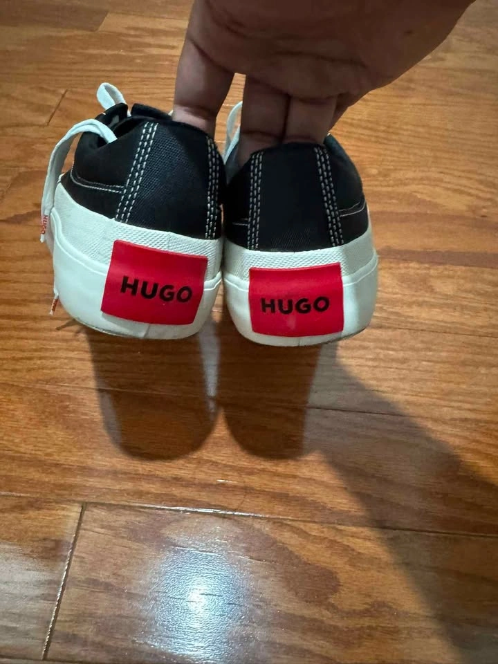 HUGO Hugo Boss Men's Canvas Sneakers - Size 9.5 - Excellent Cond - photo 3