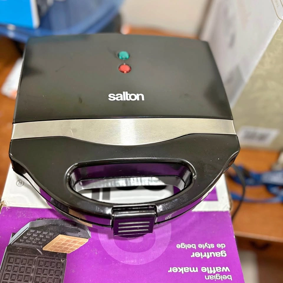 Salton Mini Belgian Waffle Maker