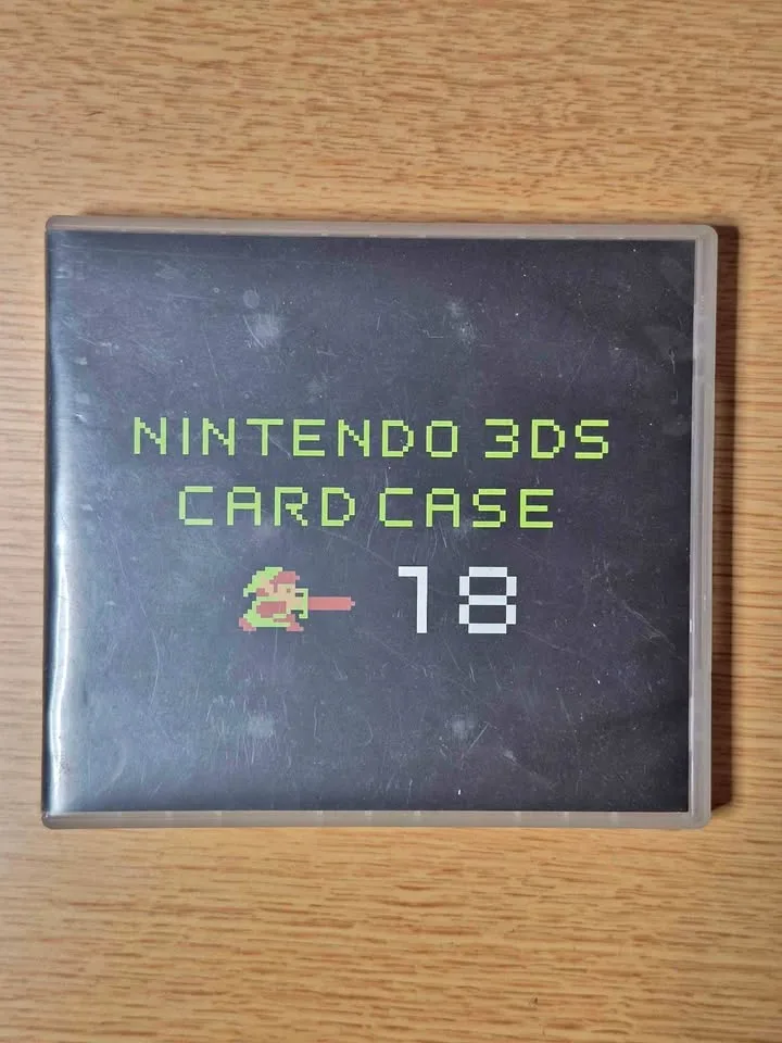 Club Nintendo 3DS card case thumbnail