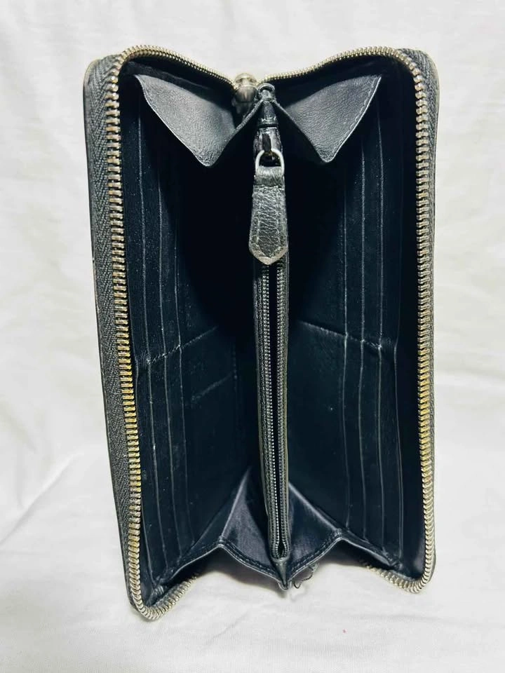 McQueen Black Studded Wallet w/ Skull Zipper [Authentic] - photo 3