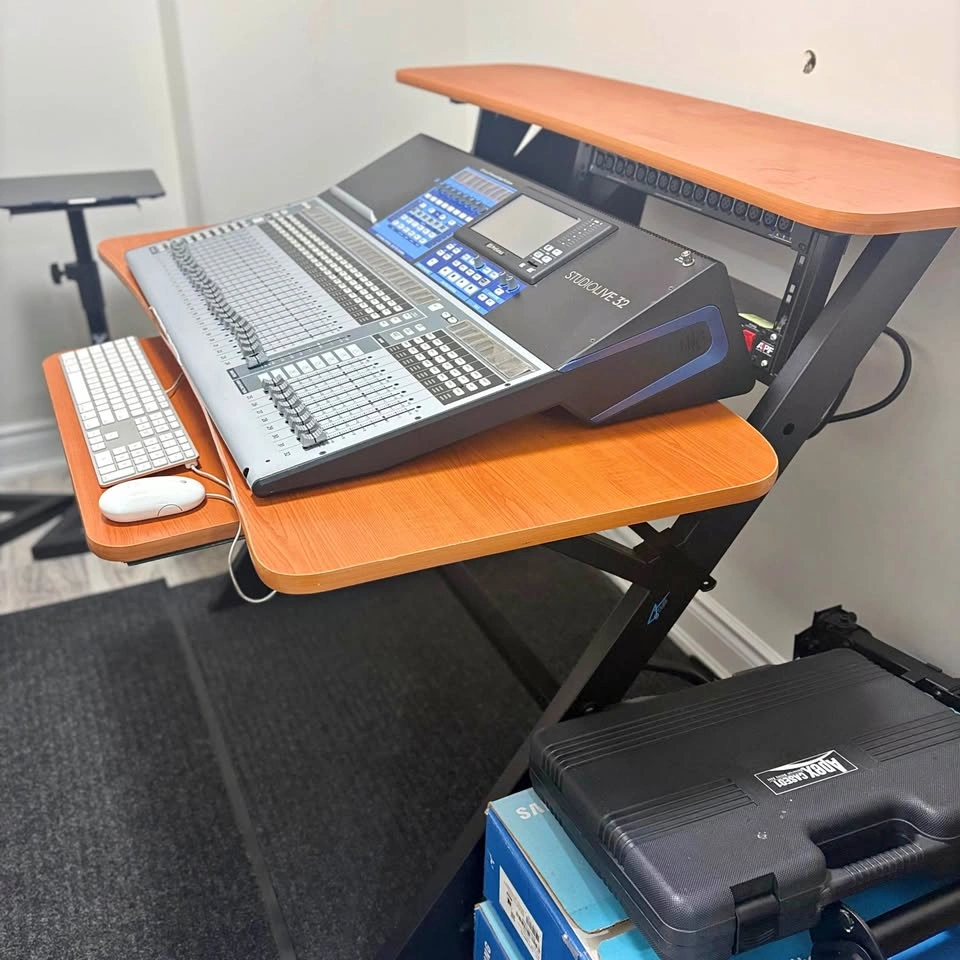 Apex studio desk with built in PB4x4 pro (Power base)