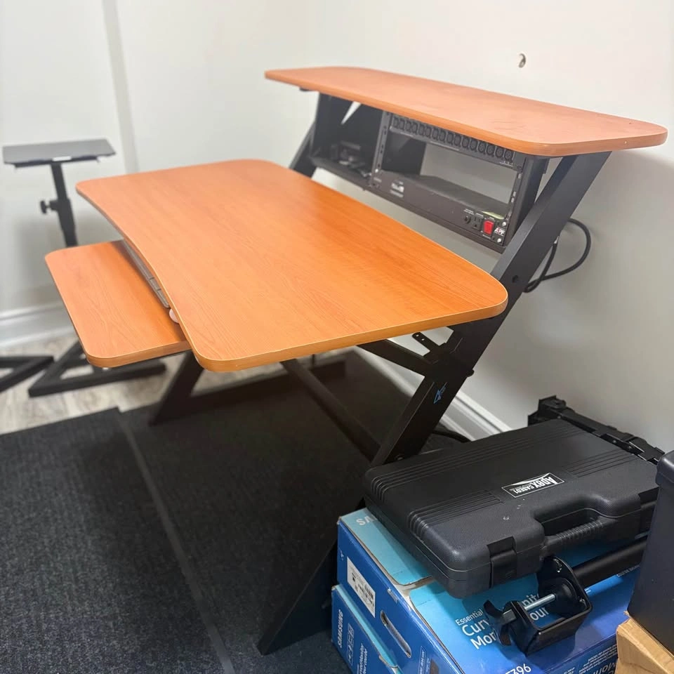 Apex studio desk with built in PB4x4 pro (Power base) - photo 5