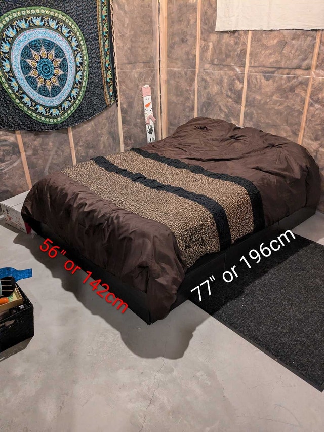 Full Size Storage Bed with mattress and bedding - photo 2