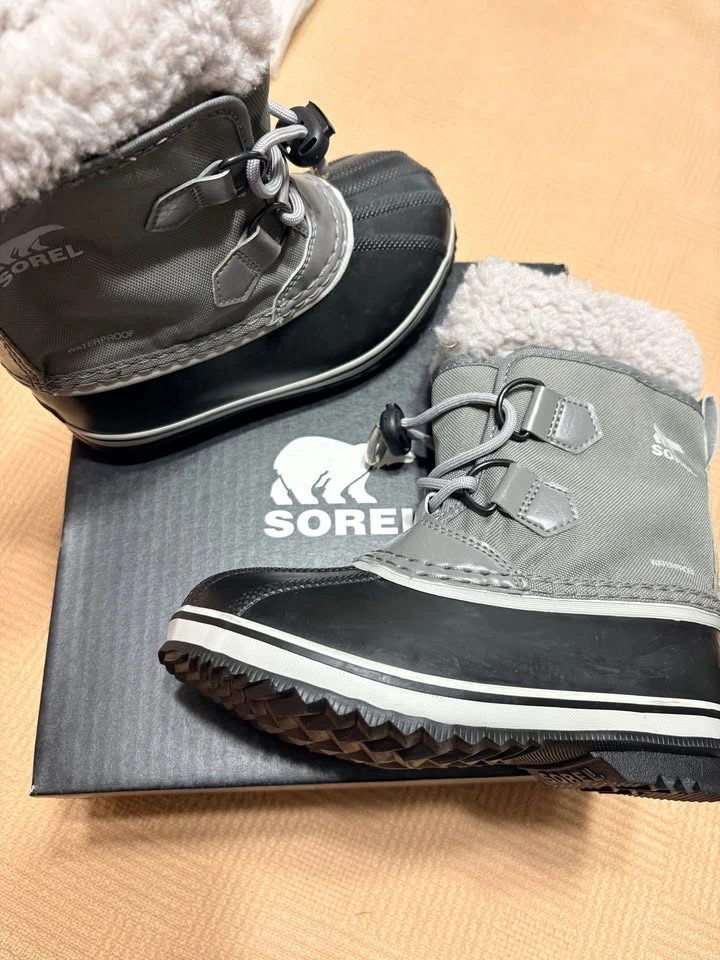 Toddler/Child Sorel Boots - Size 12 - photo 2