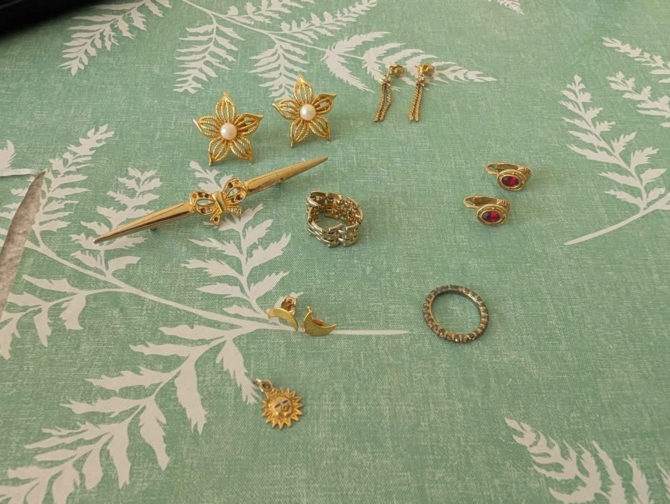 Gold-Toned Costume Jewelry Lot - Vintage & Modern Styles - photo 2