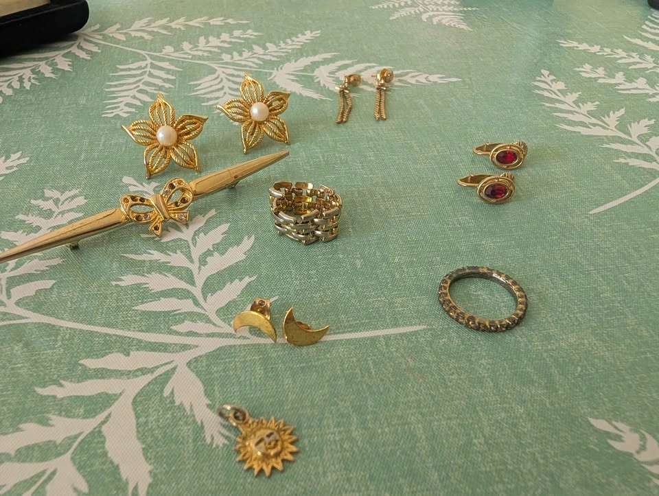 Gold-Toned Costume Jewelry Lot - Vintage & Modern Styles - photo 3