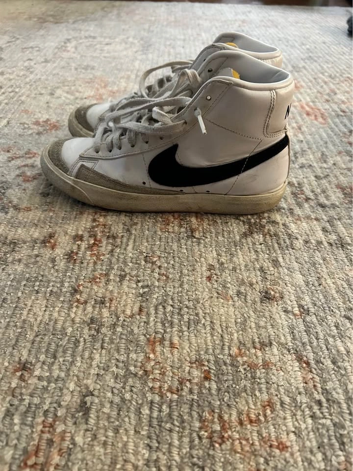 Nike Blazer Midtops Size 7 - photo 3