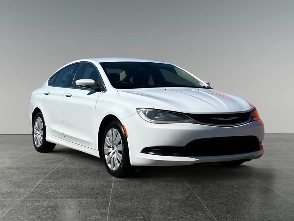2015 Chrysler 200 - photo 2