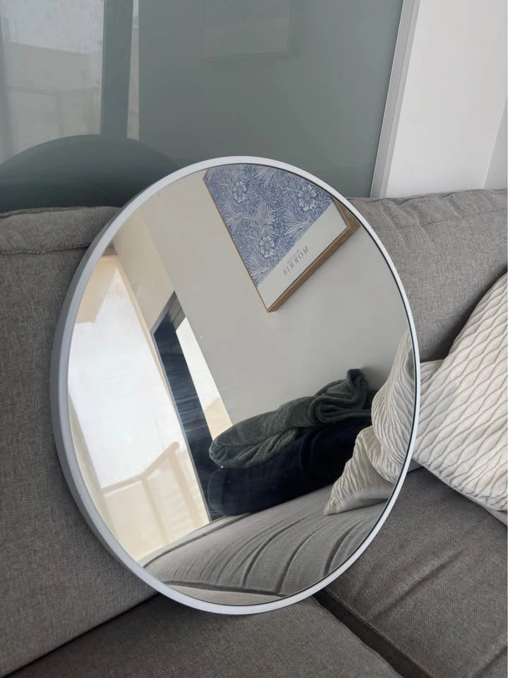 Circular white mirror - photo 2