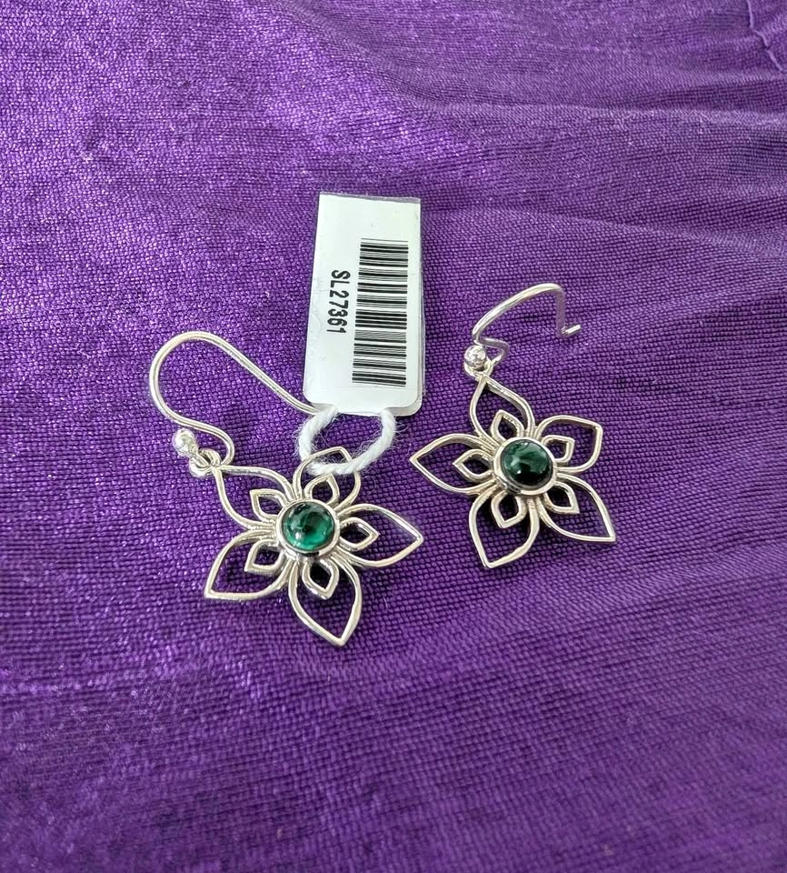 Brand New Pure Silver Earring (925 stamp)
