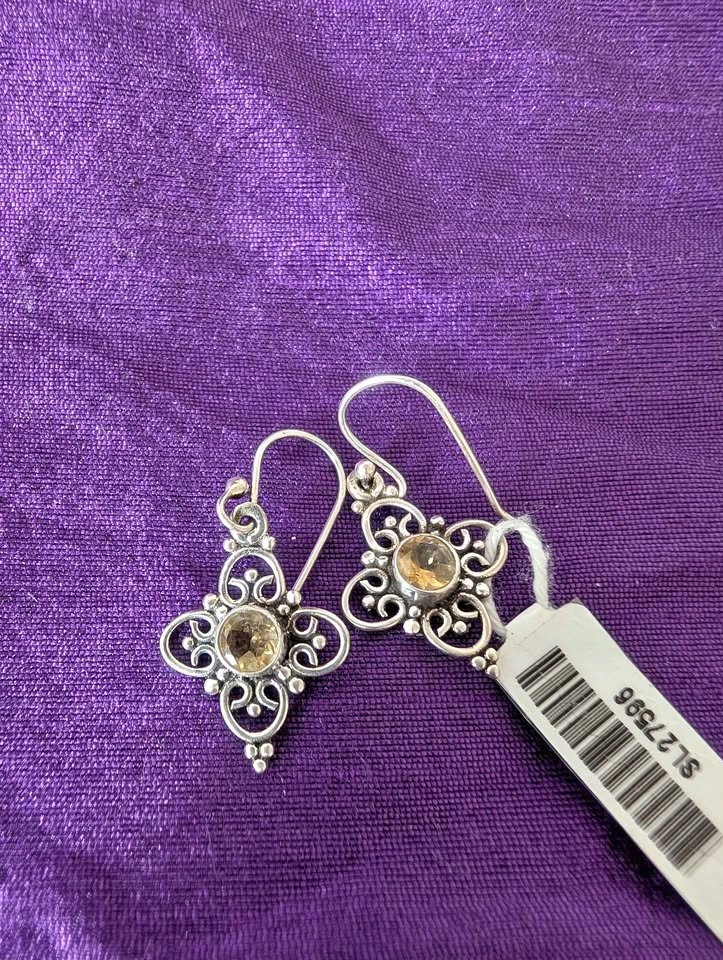 Brand New Pure Silver Earring (925 stamp)