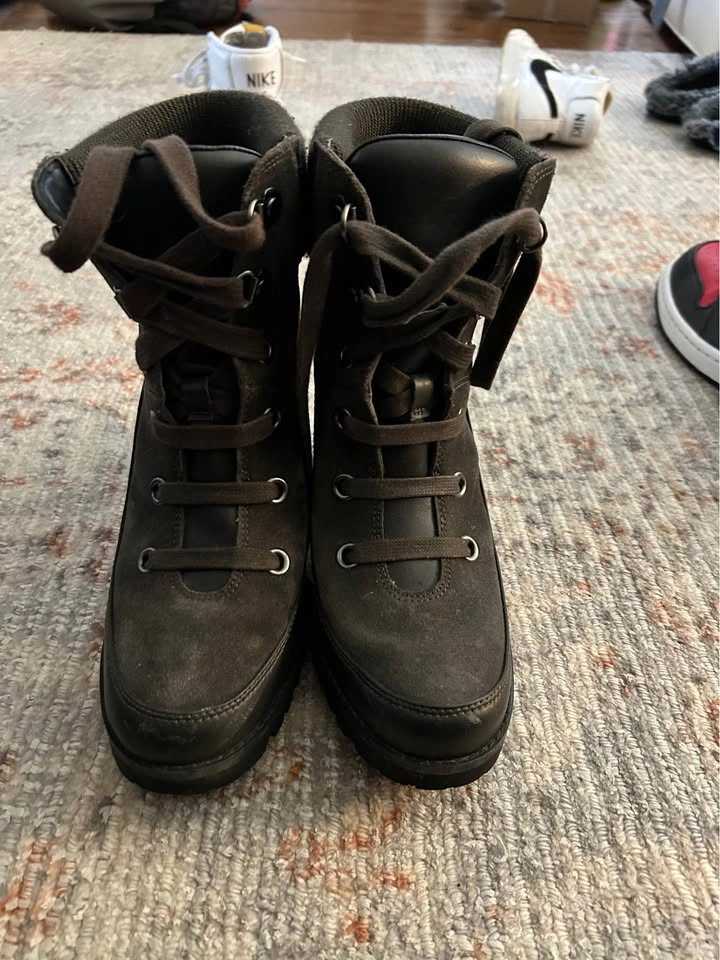 UGG high heeled 7.5 boots - photo 3