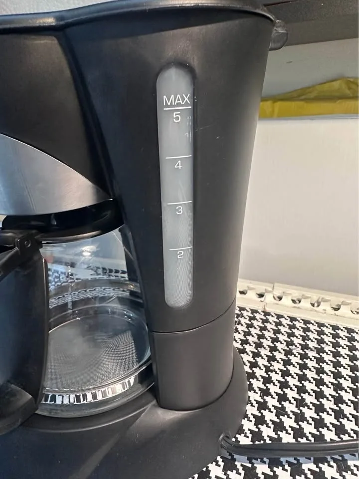 5-Cup Programmable Coffee Maker – Compact & Reliable image indicator(3)