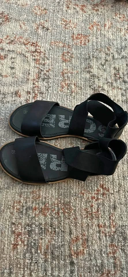 Sorel Black Sandals Size 7