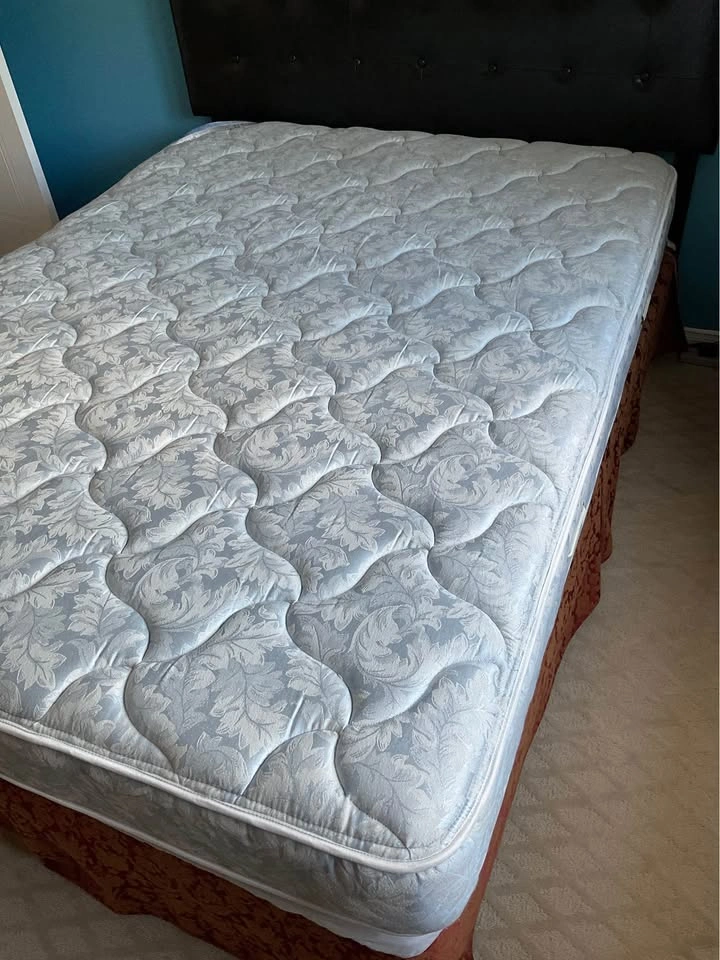 Serta Ultima Pillow Soft QUEEN SIZE Mattress with BOX SPRING and - photo 2