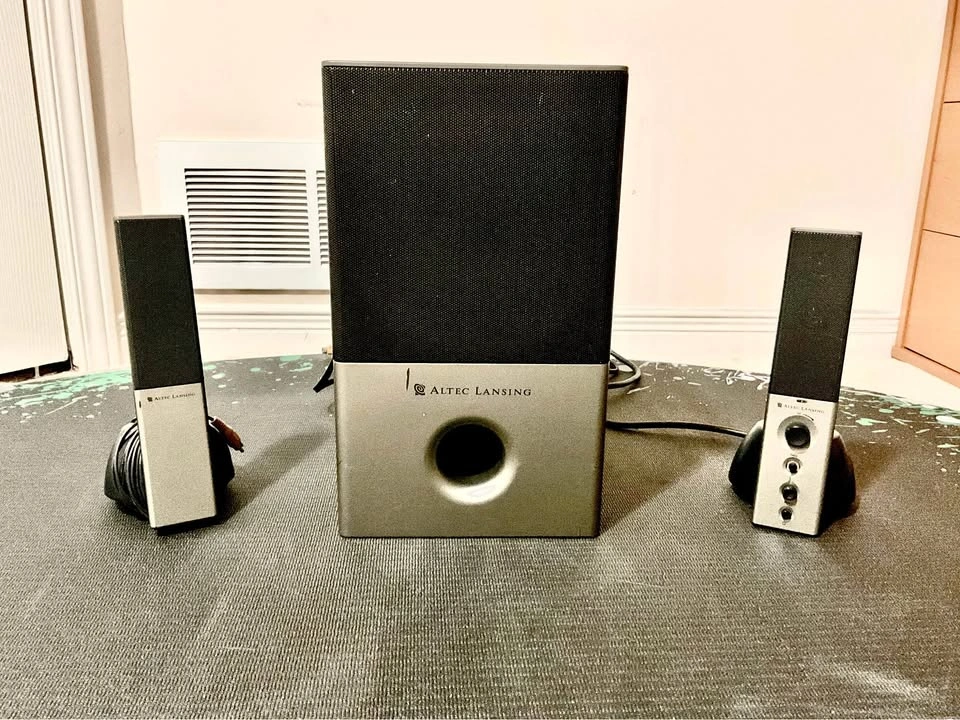 Altec Lansing VS4121 2.1 Computer Speaker System