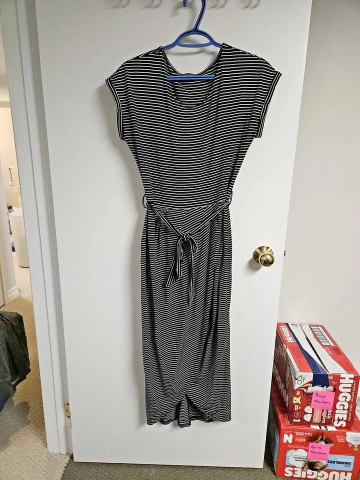 Wrap around summer dress - Size medium