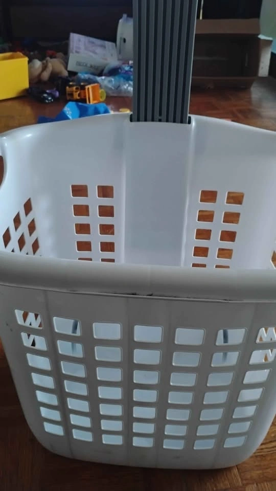 Laundry basket with handle - photo 4