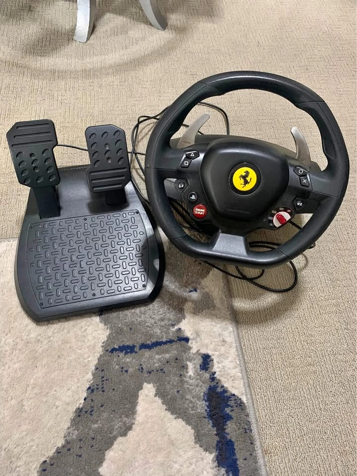 PS4 - Thrustmaster T80 Ferrari 488 GTB Edition Racing Wheel