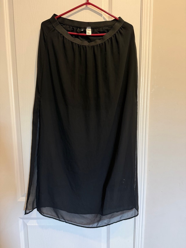 H&M Divided Black Skirt
