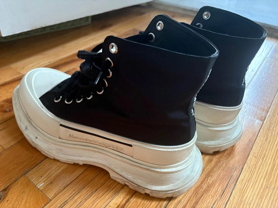 ALEXANDER MQUEEN TREAD BOOT SZ 43 - photo 2