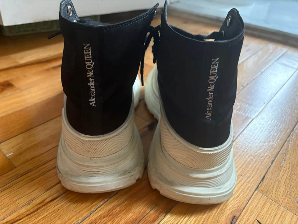 ALEXANDER MQUEEN TREAD BOOT SZ 43 - photo 3