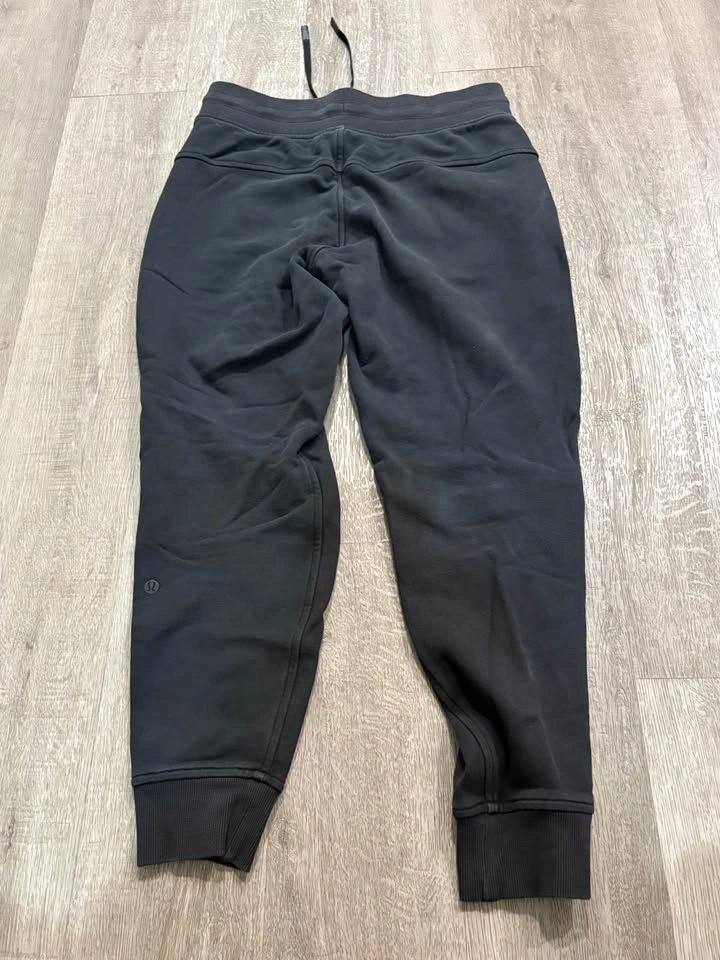 lululemon joggers size 6 - photo 2
