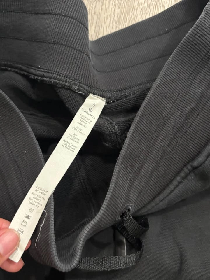lululemon joggers size 6 - photo 3