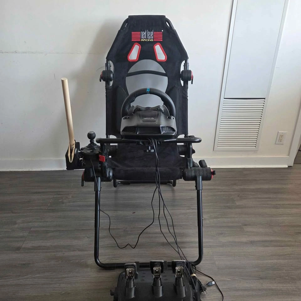 Logitech G29 Racing Sim Bundle – GT Lite Chair, Shifter & Handbr - photo 2