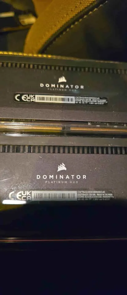 Corsair dominator 32g x 2 6000 ddr5 ram