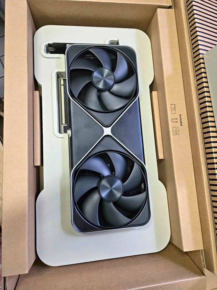 Brand new rtx 5080 fe never used graphic card