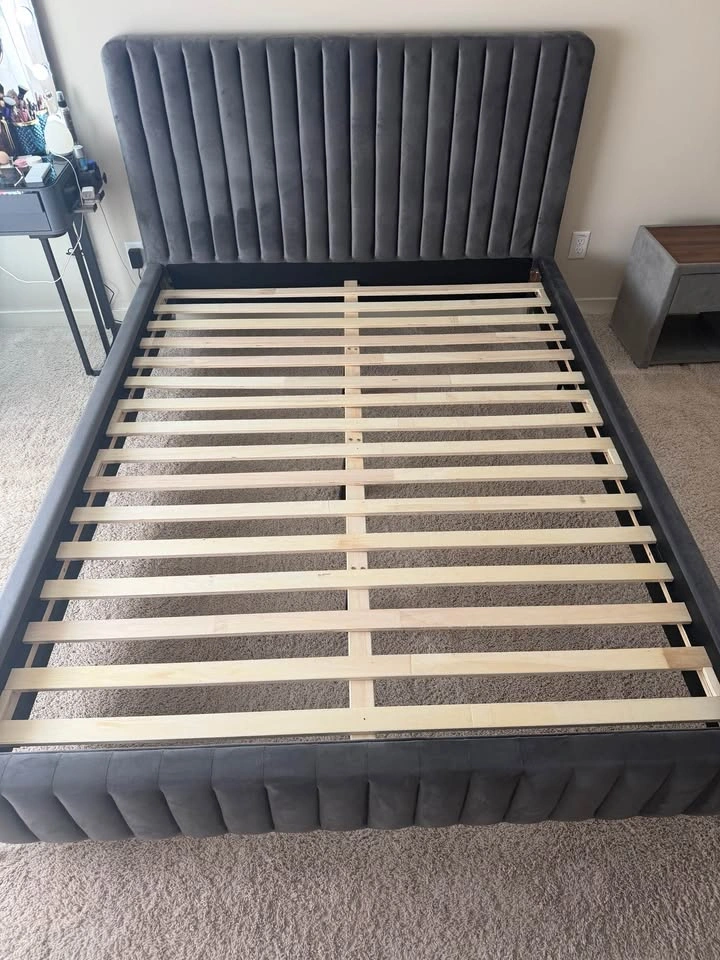 SleepCountry Velvet Queen Cambridge Bed - photo 2